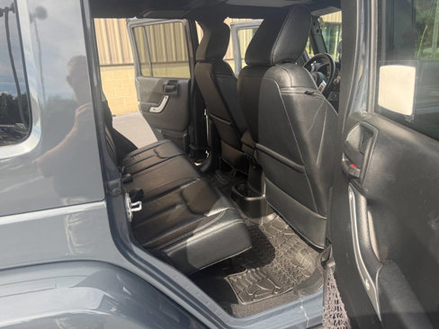 Used 2017 Jeep Wrangler Unlimited Rubicon image 9