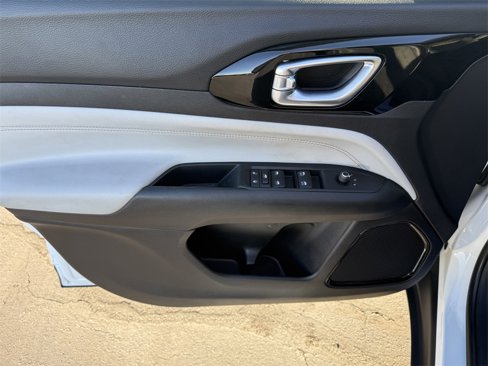 Certified 2022 Jeep Compass Limited image 13