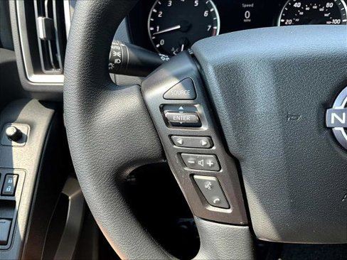 Certified 2025 Nissan Frontier SV image 22