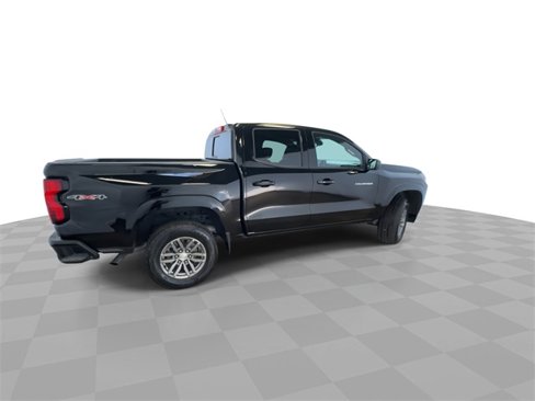 Used 2025 Chevrolet Colorado LT w/ Advanced Trailering Package image 3