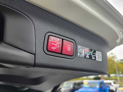 New 2026 Mercedes-Benz GLS 450 4MATIC image 18
