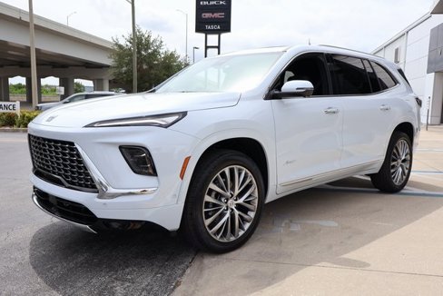 New 2026 Buick Enclave Avenir image 3