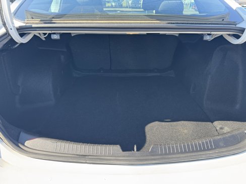 Used 2024 Chevrolet Malibu LT image 9