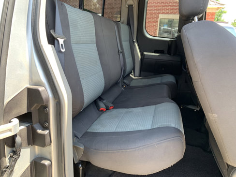 Used 2004 Nissan Titan SE w/ (Bed) Utility Bed Pkg image 9