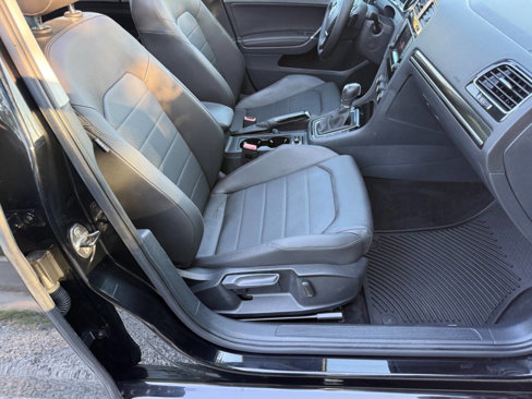 Used 2015 Volkswagen Golf TDI SEL w/ Lighting Package (SEL) image 28