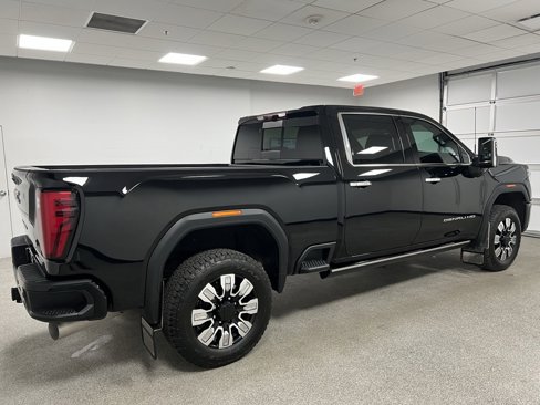 Used 2024 GMC Sierra 3500 Denali w/ Technology Package image 13