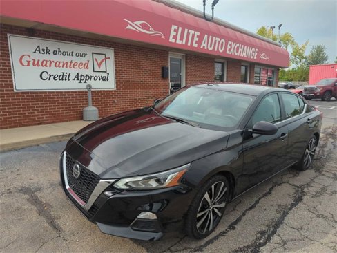 Used 2022 Nissan Altima 2.5 SR image 1
