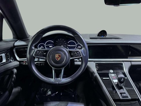 Used 2019 Porsche Panamera 4 image 21
