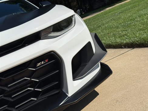 Used 2018 Chevrolet Camaro ZL1 image 12