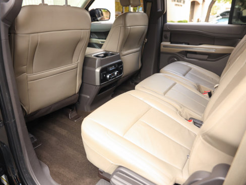 Used 2019 Ford Expedition Max XLT w/ Equipment Group 202A image 10