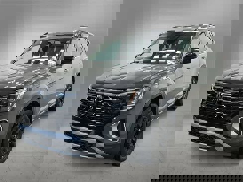 New 2025 Volkswagen Atlas Peak Edition SE image 1
