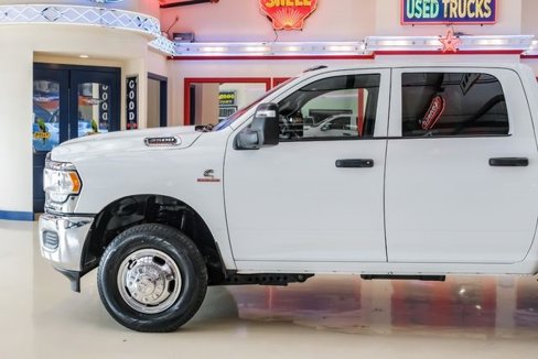 Used 2024 RAM 3500 Tradesman w/ Chrome Appearance Group image 13