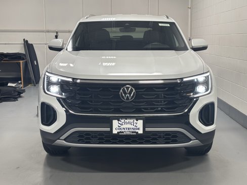New 2026 Volkswagen Atlas Cross Sport SE image 12