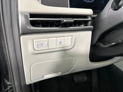Certified 2025 Hyundai Tucson SE image 17