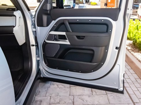 New 2024 Land Rover Defender 110 S image 44