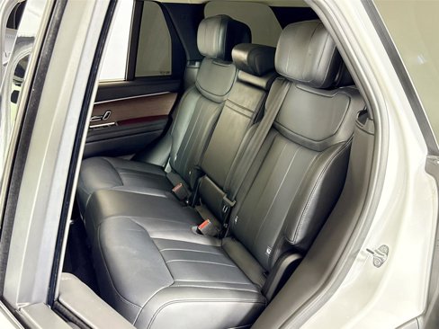 Used 2025 Land Rover Range Rover Autobiography image 21