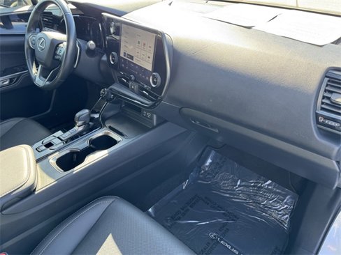 Used 2025 Lexus NX 250 FWD image 5