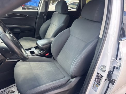 Used 2019 Kia Sorento LX w/ LX Convenience Package image 12