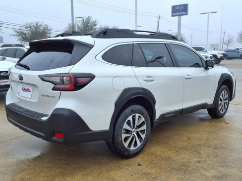 Used 2025 Subaru Outback Premium w/ Popular Package #1A image 14