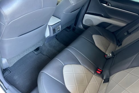 Used 2019 Toyota Camry XLE image 12