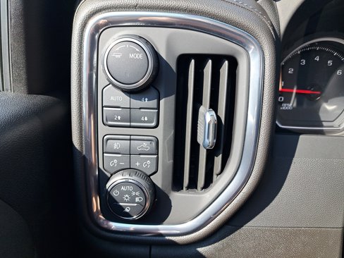 Used 2022 Chevrolet Silverado 3500 LTZ w/ LTZ Plus Package image 26
