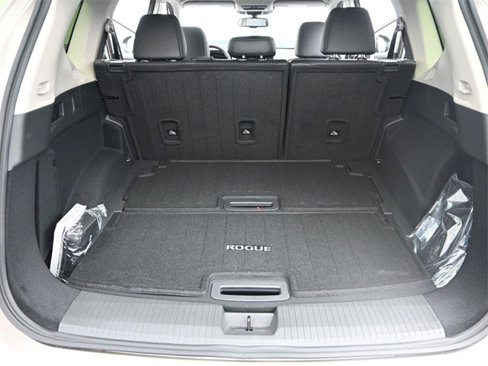 New 2026 Nissan Rogue Platinum image 11