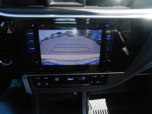 Used 2018 Toyota Corolla SE image 13