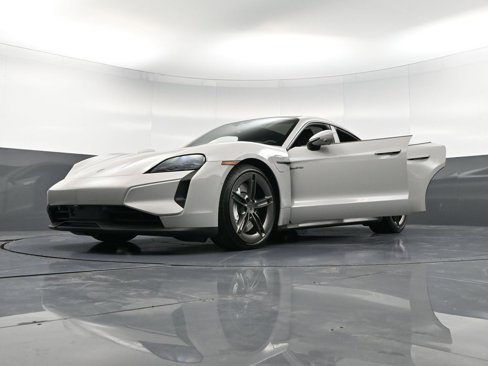New 2025 Porsche Taycan Turbo image 43