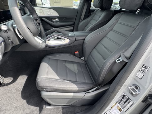 New 2026 Mercedes-Benz GLS 580 4MATIC image 18