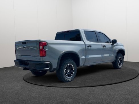 Used 2024 Chevrolet Silverado 1500 ZR2 image 3