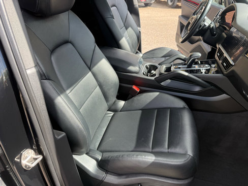 Used 2023 Porsche Cayenne image 15