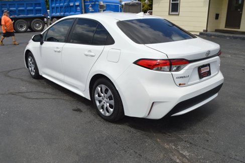 Used 2021 Toyota Corolla LE image 4