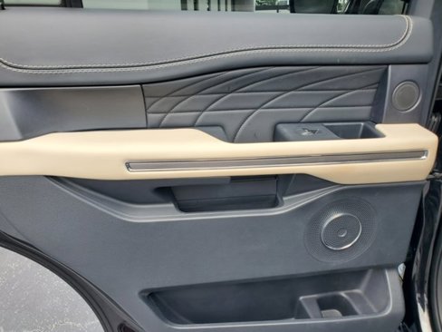 Certified 2022 Ford Expedition Platinum image 31