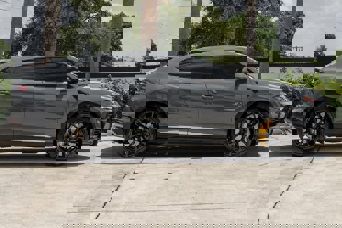 Used 2022 Lamborghini Urus image 9