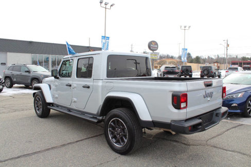 Used 2023 Jeep Gladiator Overland image 9