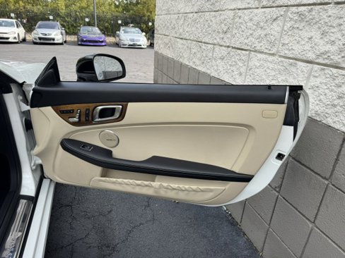 Used 2019 Mercedes-Benz SLC 300 w/ Premium Package image 28