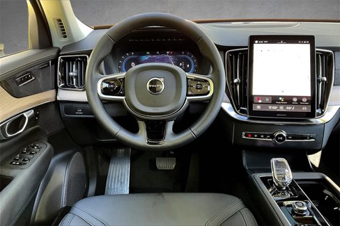 Certified 2025 Volvo XC90 B6 Plus w/ Protection Package Premier image 7