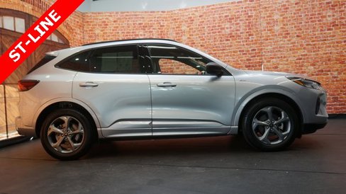Used 2024 Ford Escape ST-Line image 8