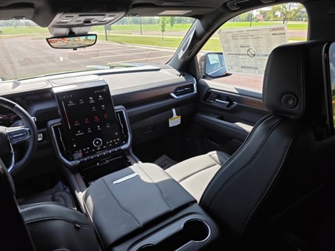 New 2025 GMC Yukon Denali w/ Denali Reserve Package image 20