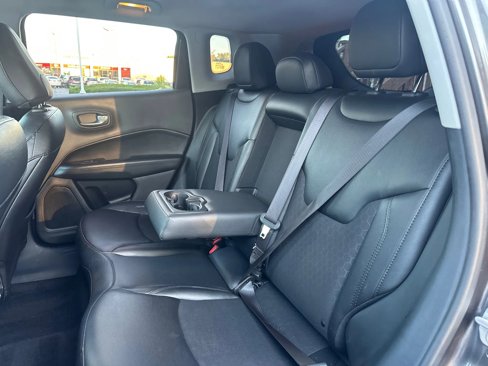 Used 2019 Jeep Compass Latitude image 27