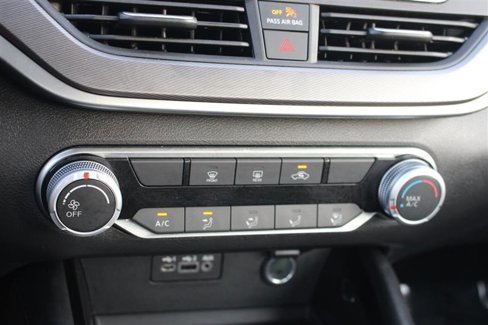 Used 2024 Nissan Altima 2.5 SR image 18