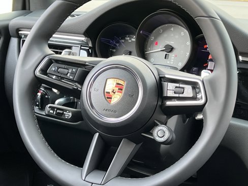 New 2025 Porsche Macan S image 22