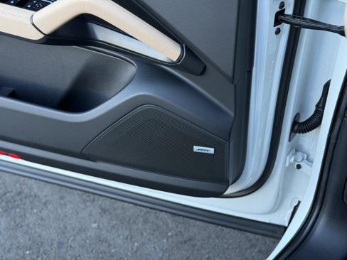 New 2025 Porsche Cayenne E-Hybrid image 14