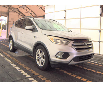 Used 2018 Ford Escape SE w/ SE Sync 3 Package image 2
