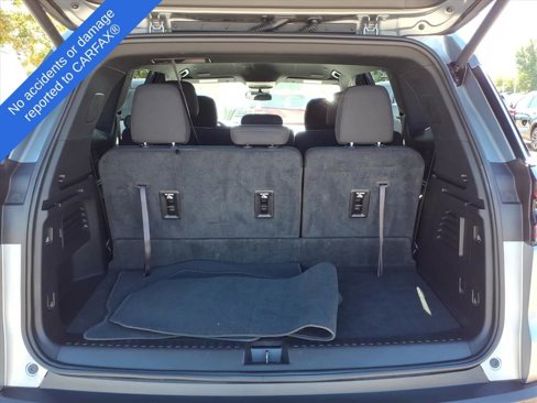 Used 2025 GMC Acadia Elevation image 10