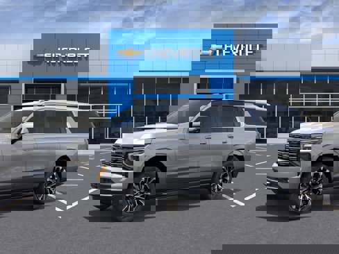 New 2026 Chevrolet Suburban High Country image 2