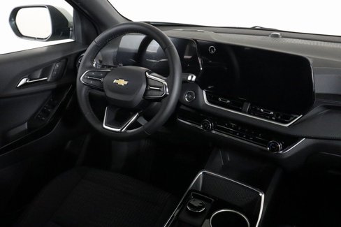 New 2026 Chevrolet Equinox LT w/ Safety and Technology Package image 2