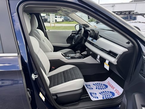 New 2025 Mitsubishi Outlander SE image 25