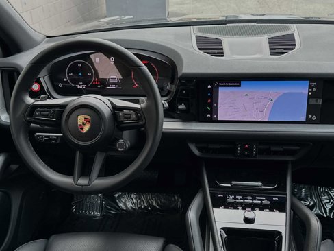 Used 2024 Porsche Cayenne image 14