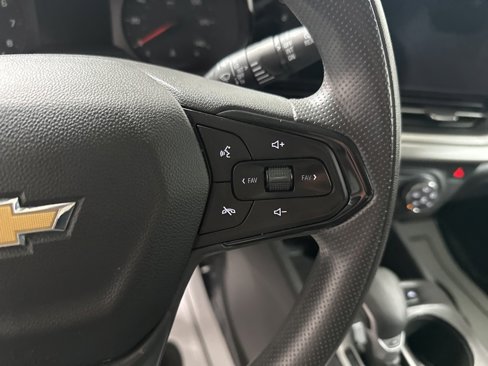 Used 2024 Chevrolet Trax LS w/ LS Convenience Package image 19